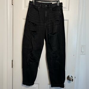 NWT AE Ripped Relaxed Mom Jeans
